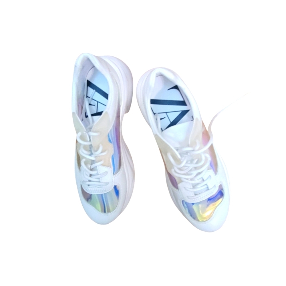 Zara White Sneakers with Iridescent Accents EUC 8.5 Sporty‎ Schoolgirl